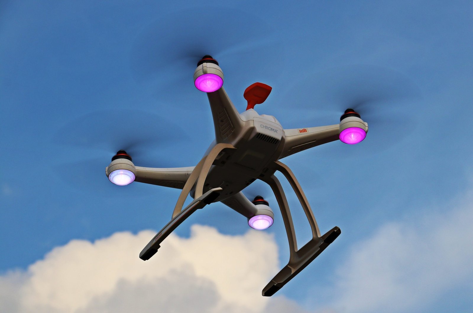watch-nature-wing-sky-technology-fly-386051-pxhere.com-min