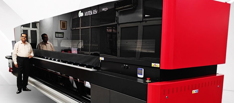 Arrow Digital installs first EFI VUTEk X5r in India at Hannu Marketing